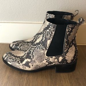 Steve Madden Devan Snake Bootie size 8